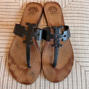 Tory Burch - Moore Leather Thong Sandal